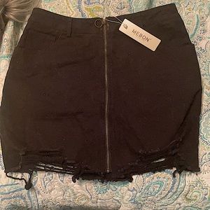 UNWORN new forever21 denim skirt (black)